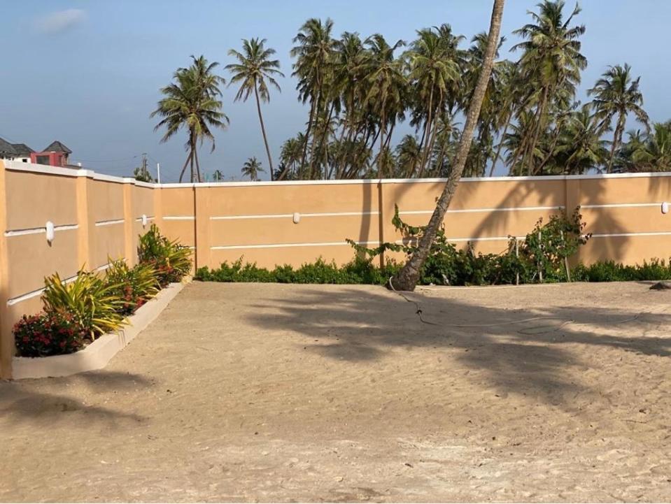 Oceanfront Wavecrest Hotel Lekki Exterior photo